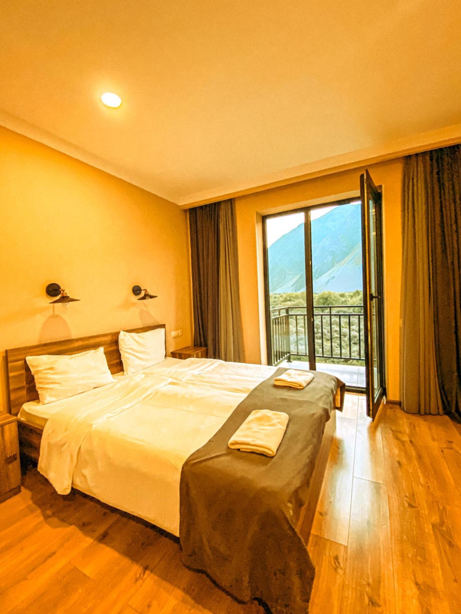 Hotel Gold Kazbegi Ngoại thất bức ảnh